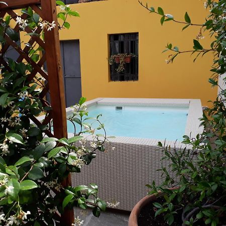B&B La Corte Suites Саличе-Терме Экстерьер фото