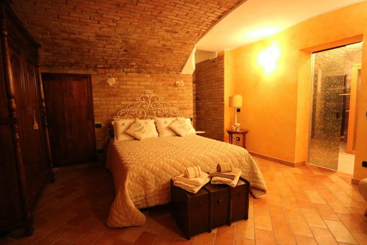 B&B La Corte Suites Саличе-Терме Экстерьер фото